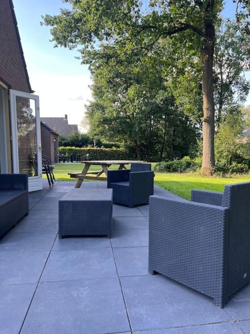 sfeervol vrijstaand huisje 6 persoons ruime tuin, centraal bij Nijmegen Ewijk Buitenkant foto